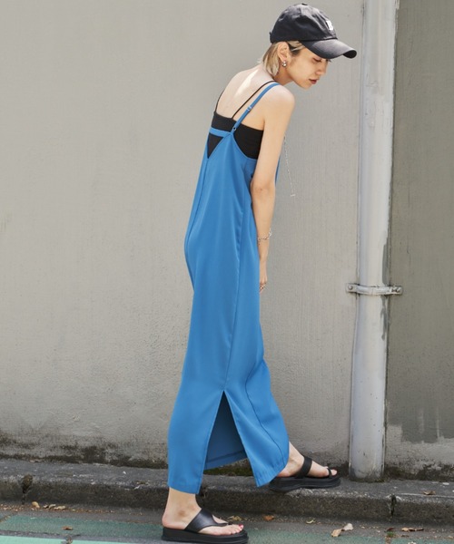 Auntie Rosa Holiday(アンティローザホリデー)の「ポリツイルキャミワンピース / 長さ調節可能(ワンピース・レディース・ブラック/アイボリー/マスタード/レオパード/ブルー・FREE)」の4枚目の写真