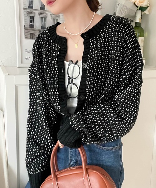 classicalelf（クラシカルエルフ）の「装いを華やかに。2wayジャガードニットショート丈カーディガン（カーディガン/ボレロ・レディース・ブラック/オフホワイト/ネイビー/グリーン・LARGE/X-LARGE/SMALL/MEDIUM）」の19枚目の写真