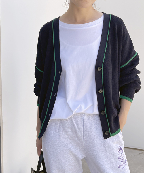 Spick & Span（スピックアンドスパン）の「片畦ラインVネック
