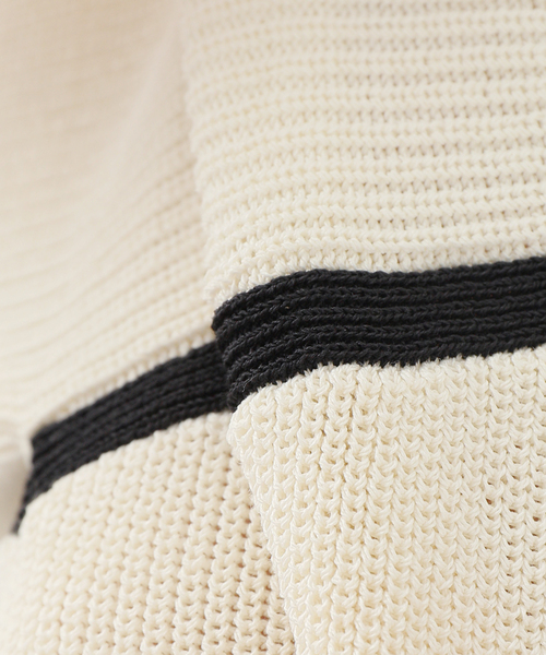 Spick & Span（スピックアンドスパン）の「片畦ラインVネック