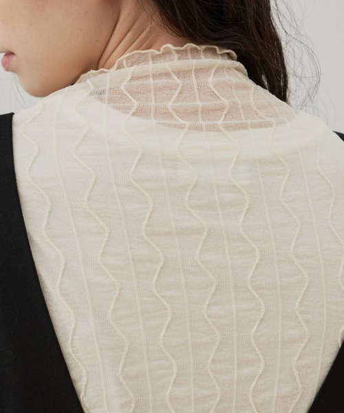 Libra Cue(リブラ キュー)の「“シアーストライプハイネックカットソー” レイヤードスタイルに欠かせないシアー素材のハイネックニットソー(Tシャツ/カットソー・レディース・ブラック/アイボリー・FREE)」の12枚目の写真