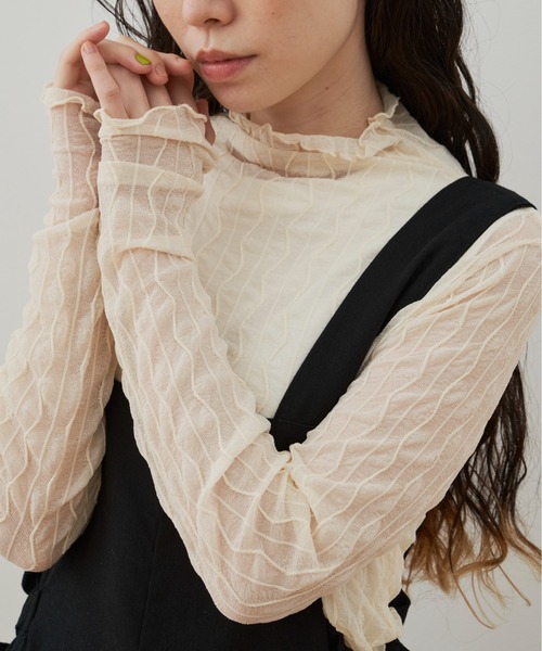 Libra Cue(リブラ キュー)の「“シアーストライプハイネックカットソー” レイヤードスタイルに欠かせないシアー素材のハイネックニットソー(Tシャツ/カットソー・レディース・ブラック/アイボリー・FREE)」の11枚目の写真