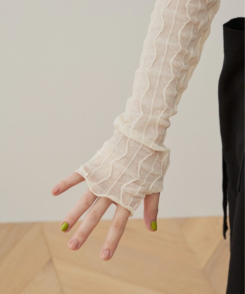 Libra Cue(リブラ キュー)の「“シアーストライプハイネックカットソー” レイヤードスタイルに欠かせないシアー素材のハイネックニットソー(Tシャツ/カットソー・レディース・ブラック/アイボリー・FREE)」の14枚目の写真