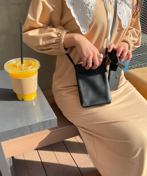 EFOLE(エフォル)の「Mulch smartphone shoulder bag / マルチ スマホショルダー バッグ(ショルダーバッグ・レディース・ブラウン/ブラック・FREE)」の2枚目の写真