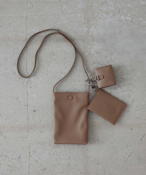 EFOLE(エフォル)の「Mulch smartphone shoulder bag / マルチ スマホショルダー バッグ(ショルダーバッグ・レディース・ブラウン/ブラック・FREE)」の7枚目の写真