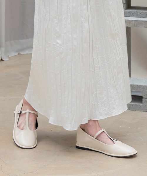 UNE MANSION（ユヌマンション）の「Tストラップメリージェーンフラットシューズ（パンプス・レディース・ブラック/ブラウン/アイボリー/ミント・23.0cm/24.0cm/25.0cm）」の6枚目の写真