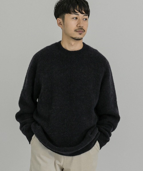 URBAN RESEARCH(アーバンリサーチ)の「スーリーアルパカクルーネックニット(ニット/セーター・メンズ・ネイビー/レッド/グリーン/ベージュ系その他・MEDIUM/LARGE)」の4枚目の写真