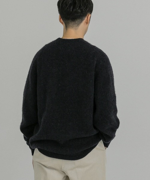 URBAN RESEARCH(アーバンリサーチ)の「スーリーアルパカクルーネックニット(ニット/セーター・メンズ・ネイビー/レッド/グリーン/ベージュ系その他・MEDIUM/LARGE)」の8枚目の写真