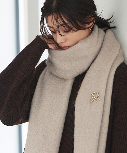 Pierrot（ピエロ）の「ふんわりフェイクウールマフラー（マフラー・レディース・ライトベージュ/モカ/ブラック/アイボリー/ライトグレー・FREE）」の5枚目の写真