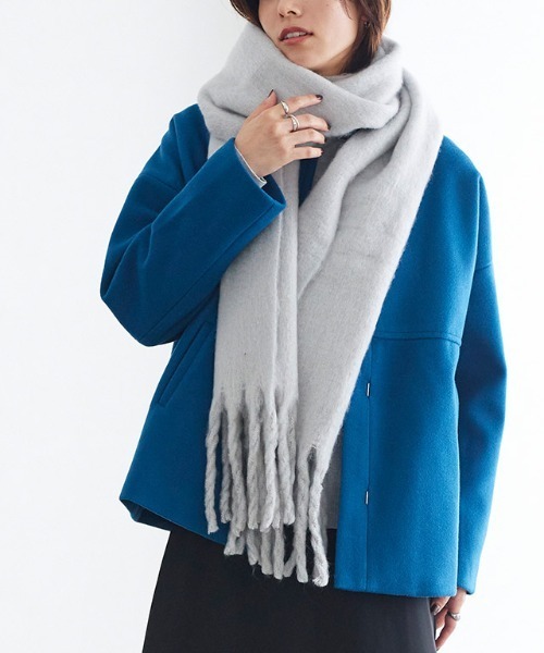 Pierrot（ピエロ）の「ふんわりフェイクウールマフラー（マフラー・レディース・ライトベージュ/モカ/ブラック/アイボリー/ライトグレー・FREE）」の3枚目の写真