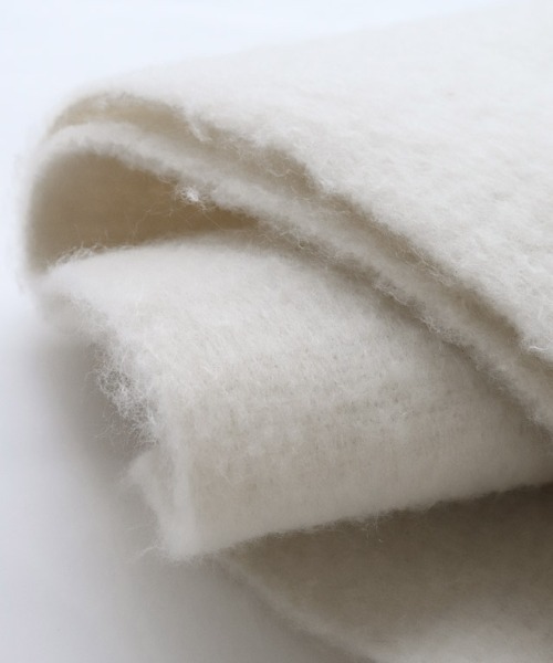 Pierrot（ピエロ）の「ふんわりフェイクウールマフラー（マフラー・レディース・ライトベージュ/モカ/ブラック/アイボリー/ライトグレー・FREE）」の9枚目の写真