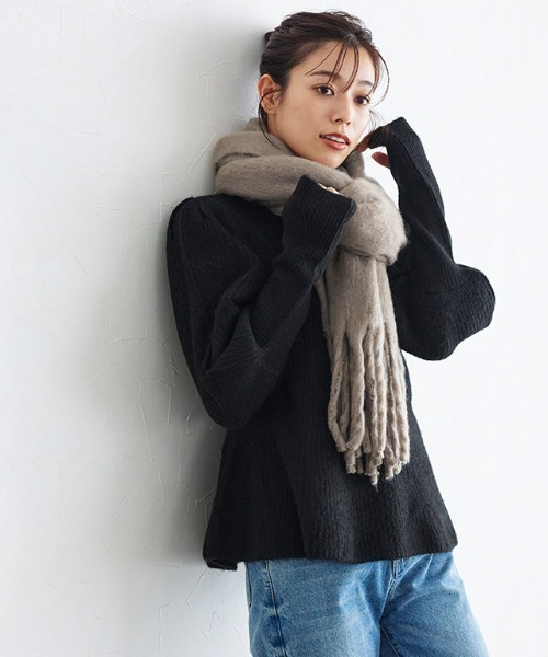 Pierrot（ピエロ）の「ふんわりフェイクウールマフラー（マフラー・レディース・ライトベージュ/モカ/ブラック/アイボリー/ライトグレー・FREE）」の13枚目の写真