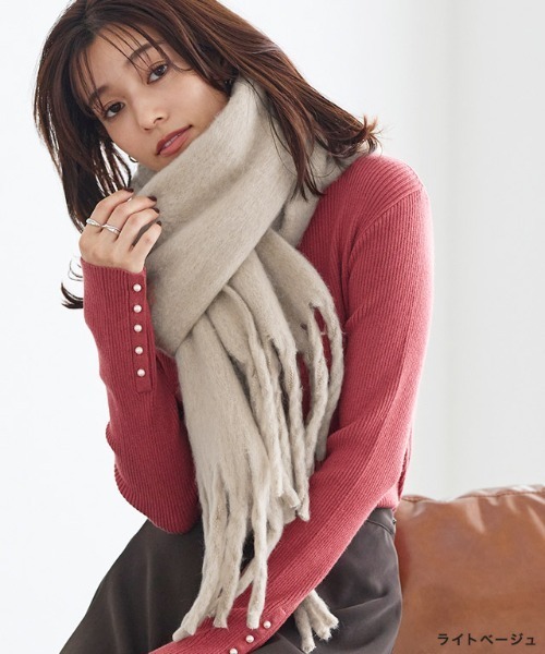 Pierrot（ピエロ）の「ふんわりフェイクウールマフラー（マフラー・レディース・ライトベージュ/モカ/ブラック/アイボリー/ライトグレー・FREE）」の16枚目の写真