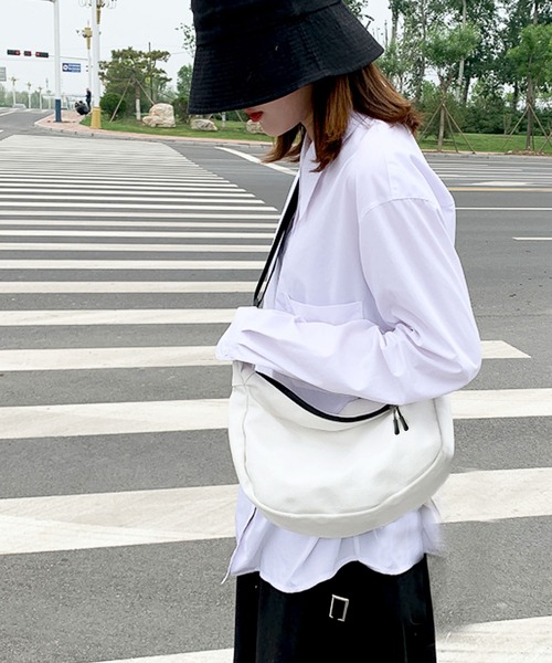 florist（フローリスト）の「【軽量】ユニセックスメッセンジャーショルダーバッグ（ショルダーバッグ・レディース・ホワイト/ブラック・FREE）」の13枚目の写真