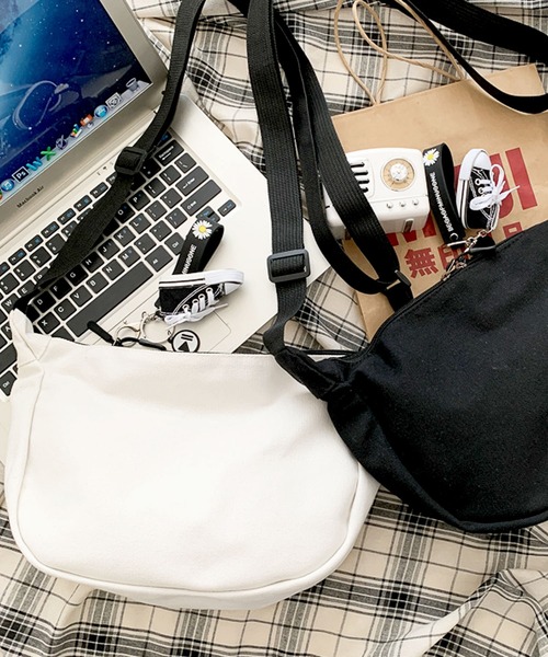 florist（フローリスト）の「【軽量】ユニセックスメッセンジャーショルダーバッグ（ショルダーバッグ・レディース・ホワイト/ブラック・FREE）」の6枚目の写真