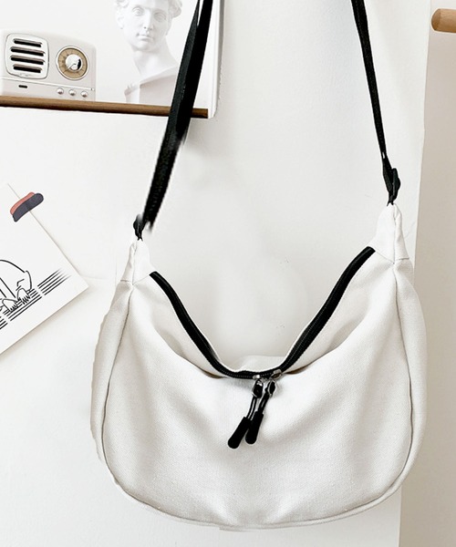 florist（フローリスト）の「【軽量】ユニセックスメッセンジャーショルダーバッグ（ショルダーバッグ・レディース・ホワイト/ブラック・FREE）」の10枚目の写真