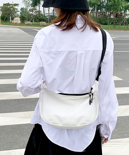 florist（フローリスト）の「【軽量】ユニセックスメッセンジャーショルダーバッグ（ショルダーバッグ・レディース・ホワイト/ブラック・FREE）」の7枚目の写真