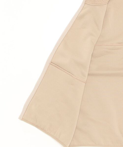 KELTY(ケルティ)の「KELTY/ケルティ ミッドパインズフリースベスト(ベスト・レディース・ベージュ/ブラック/グリーン・M/S)」の5枚目の写真