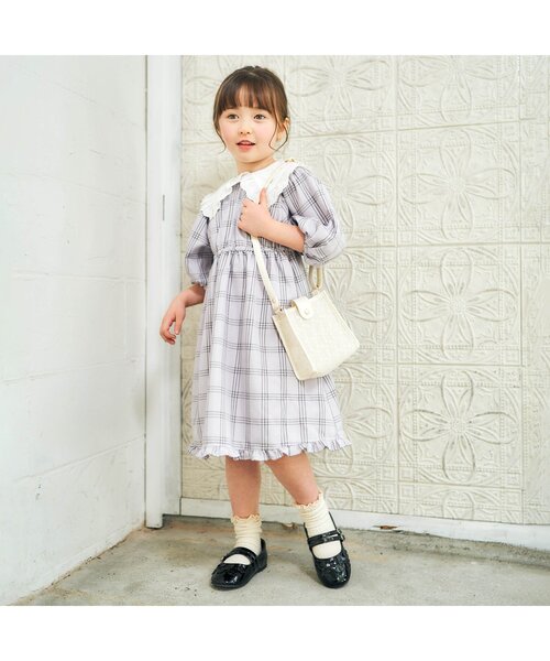 apres les cours（アプレレクール）の「お花モチーフストラップシューズ（パンプス・キッズ・ブラック/オフホワイト・14/19/18/20/16/15 /17）」の7枚目の写真