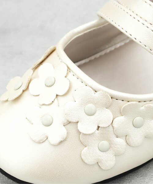 apres les cours（アプレレクール）の「お花モチーフストラップシューズ（パンプス・キッズ・ブラック/オフホワイト・14/19/18/20/16/15 /17）」の15枚目の写真