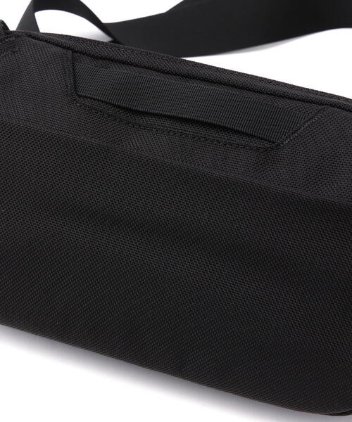 Aer(エアー)の「Aer(エアー)Day Sling 3 BLACK AER-21026 正規商品(ボディバッグ/ウエストポーチ・メンズ・ブラック・F)」の18枚目の写真