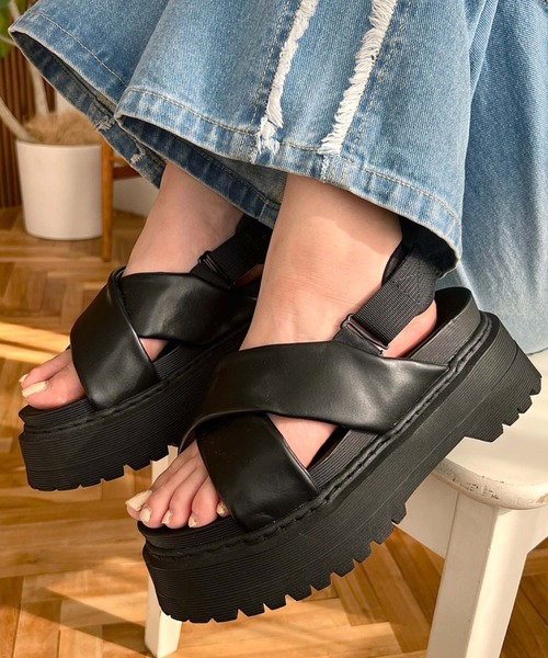 エブール 新品 ボイルダブルクロスタンク　ブラック 38 セール】厚底タンクソール中綿クロススポーツサンダル（サンダル