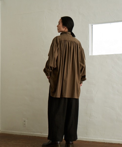 IKKUNA(イクナ)の「pullover blouse/プルオーバーブラウス(シャツ/ブラウス・レディース・チャコールグレー/サンドベージュ・1)」の12枚目の写真