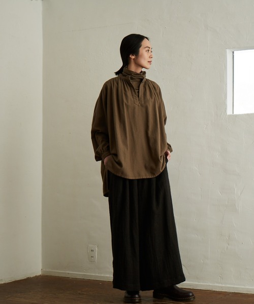 IKKUNA(イクナ)の「pullover blouse/プルオーバーブラウス(シャツ/ブラウス・レディース・チャコールグレー/サンドベージュ・1)」の11枚目の写真