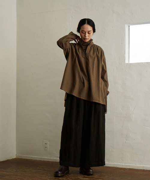 IKKUNA(イクナ)の「pullover blouse/プルオーバーブラウス(シャツ/ブラウス・レディース・チャコールグレー/サンドベージュ・1)」の8枚目の写真