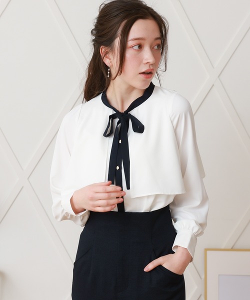 ASTORIA ODIER（アストリアオディール）の「配色リボンタイ トレンチブラウス（シャツ/ブラウス・レディース・ピンクベージュ/ベージュ/ネイビー/ラベンダー/ホワイト・SMALL/MEDIUM）」の2枚目の写真