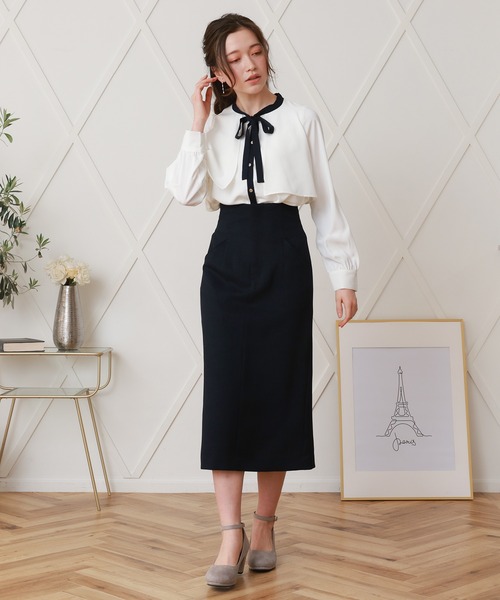 ASTORIA ODIER（アストリアオディール）の「配色リボンタイ トレンチブラウス（シャツ/ブラウス・レディース・ピンクベージュ/ベージュ/ネイビー/ラベンダー/ホワイト・SMALL/MEDIUM）」の8枚目の写真