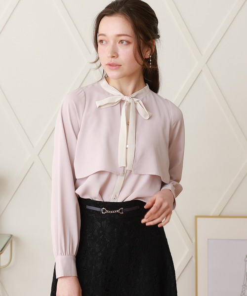 ASTORIA ODIER（アストリアオディール）の「配色リボンタイ トレンチブラウス（シャツ/ブラウス・レディース・ピンクベージュ/ベージュ/ネイビー/ラベンダー/ホワイト・SMALL/MEDIUM）」の13枚目の写真