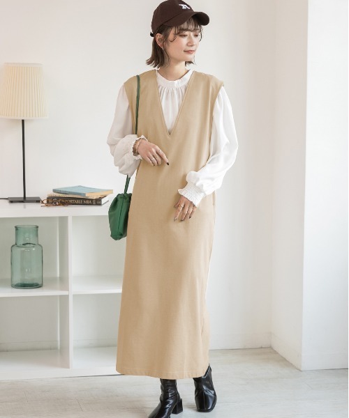 ad thie（アドティエ）の「ロングレングス 裏毛 Vネックジャンパースカート（サロペット/オーバーオール・レディース・ベージュ/チャコール/オートミール/ブラック/アイボリー・FREE）」の9枚目の写真