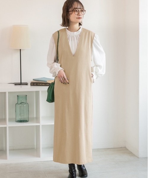 ad thie(アドティエ)の「ロングレングス 裏毛 Vネックジャンパースカート(サロペット/オーバーオール・レディース・ベージュ/チャコール/オートミール/ブラック/アイボリー・FREE)」の14枚目の写真