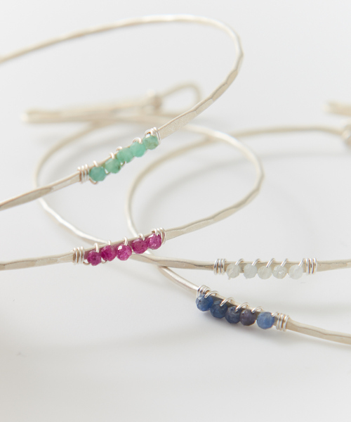 collex（コレックス）の「【Ljud/ユード】5grain天然石バングル シルバー（バングル/リストバンド・レディース・レッド/ホワイト/エメラルド/ブルー・フリー）」の15枚目の写真