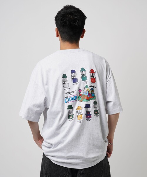 COLEMAN(コールマン)の「Coleman/コールマン Coleman×FREAK'S STORE/コールマン 別注 ランタンプリントTシャツ バックプリント カットソー(Tシャツ/カットソー・メンズ・オリーブ/チャコールグレー/アッシュグレー/ホワイト・MEDIUM/LARGE)」の13枚目の写真