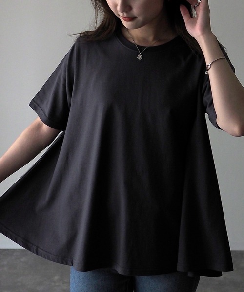 Riberry(リベリー)の「Aラインフレア半袖Tシャツ(Tシャツ/カットソー・レディース・オフホワイト/スミクロ・FREE)」の3枚目の写真