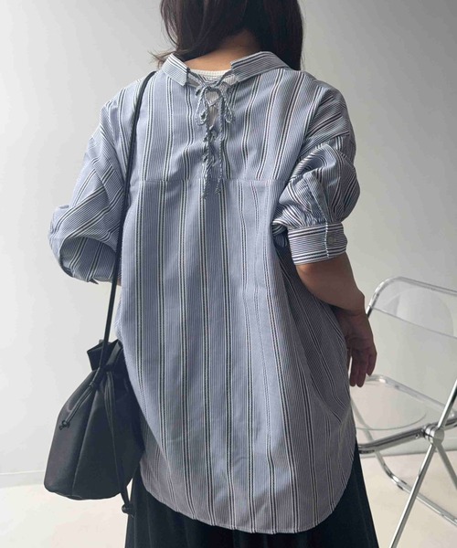 AS KNOW AS plus（アズノゥアズプラス）の「〇レースアップ5分袖スキッパーブラウス（シャツ/ブラウス・レディース・オフホワイト/ネイビー系/ブラック系/ブルー系/グリーン系/ベージュ系/サックスブルー系/ブルー系1/ブルー系2/イエロー系2/ブルー系3/サックスブルー系1/ベージュ系その他/ブルー系その他/ブルー系その他2/ネイビー系1・FREE）」の9枚目の写真