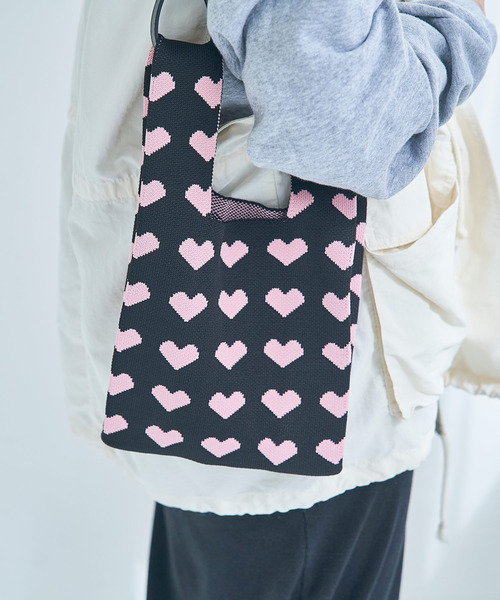 macaroni edge(マカロニエッジ)の「〈macaroni edge/マカロニエッジ〉クロシェ編み キュートなハート柄トートバッグ(トートバッグ・レディース・ブラック/ブラウン/グリーン/パープル/ピンク/ブラック×ピンク・ONE SIZE)」の19枚目の写真