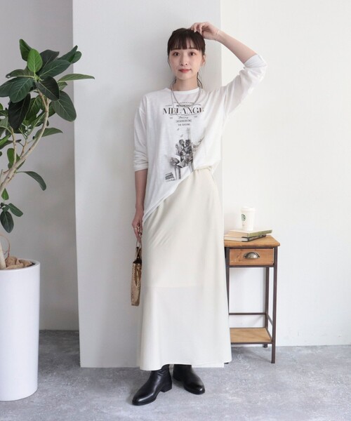 fredy emue（フレディエミュ）の「スラブ天竺PHOTO ロンT（Tシャツ/カットソー・レディース・オフホワイト/グレイッシュブルー/アイボリー/ベビーピンク・38）」の5枚目の写真