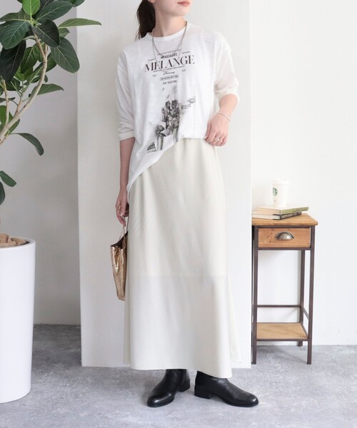 fredy emue（フレディエミュ）の「スラブ天竺PHOTO ロンT（Tシャツ/カットソー・レディース・オフホワイト/グレイッシュブルー/アイボリー/ベビーピンク・38）」の6枚目の写真