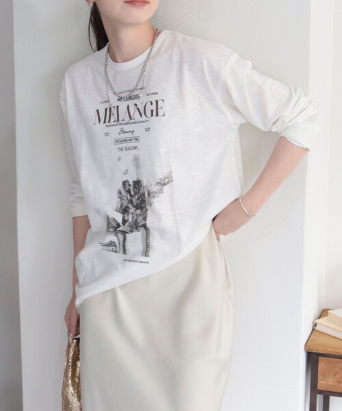 fredy emue（フレディエミュ）の「スラブ天竺PHOTO ロンT（Tシャツ/カットソー・レディース・オフホワイト/グレイッシュブルー/アイボリー/ベビーピンク・38）」の11枚目の写真