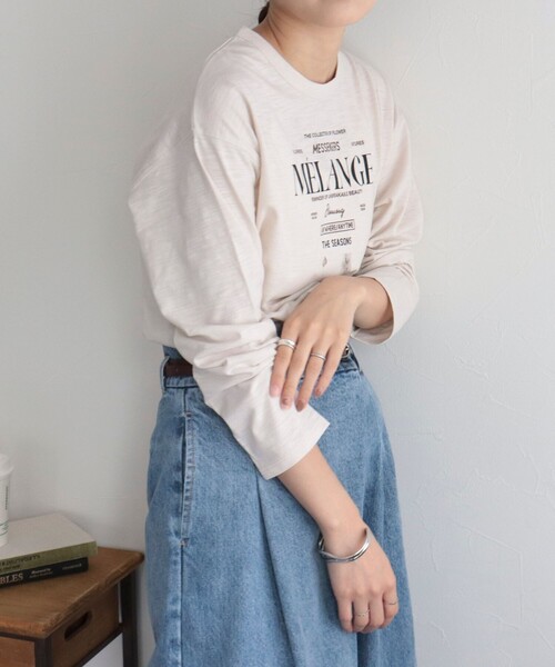 fredy emue（フレディエミュ）の「スラブ天竺PHOTO ロンT（Tシャツ/カットソー・レディース・オフホワイト/グレイッシュブルー/アイボリー/ベビーピンク・38）」の19枚目の写真