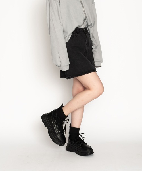 はな✴︎ ブラック ニット ハイカットブーツ SVEC（シュベック）の「ダッドスニーカー 厚底 ローファー ニット
