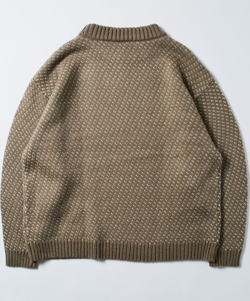 FREAK'S STORE(フリークスストア)の「限定展開 ビッグシルエット バーズアイ クルーネックニット(ニット/セーター・メンズ・ブラウン/グレイッシュベージュ/ブラック/ネイビー・SMALL/MEDIUM/LARGE)」の8枚目の写真