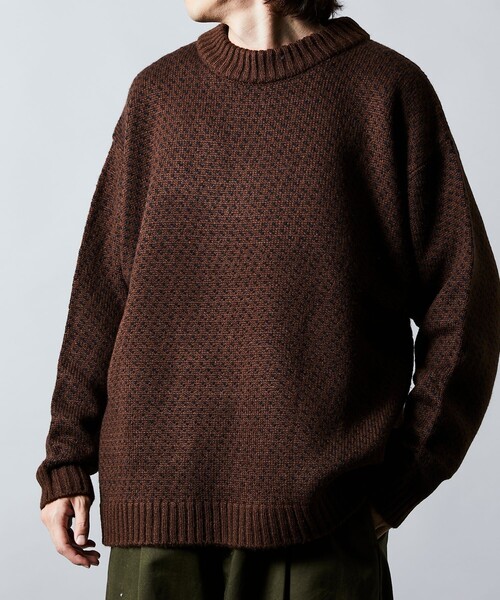 FREAK'S STORE(フリークスストア)の「限定展開 ビッグシルエット バーズアイ クルーネックニット(ニット/セーター・メンズ・ブラウン/グレイッシュベージュ/ブラック/ネイビー・SMALL/MEDIUM/LARGE)」の14枚目の写真