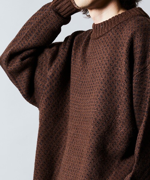 FREAK'S STORE(フリークスストア)の「限定展開 ビッグシルエット バーズアイ クルーネックニット(ニット/セーター・メンズ・ブラウン/グレイッシュベージュ/ブラック/ネイビー・SMALL/MEDIUM/LARGE)」の15枚目の写真