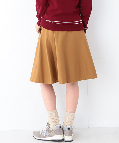 BEAMS BOY（ビームスボーイ）の「BEAMS BOY / バックサテン フレア ミディアムスカート（スカート・レディース・ブラック/カーキ/ライトブルー・0/1）」の20枚目の写真