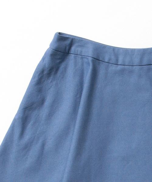 BEAMS BOY（ビームスボーイ）の「BEAMS BOY / バックサテン フレア ミディアムスカート（スカート・レディース・ブラック/カーキ/ライトブルー・0/1）」の4枚目の写真