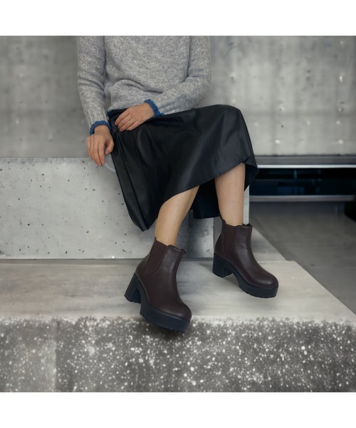 Sugar Sugar（シュガーシュガー）の「【SUGAR SUGARシュガーシュガー】サイドゴアブーツ（ブーツ・レディース・ブラック/ダークブラウン・S/M/L/LL）」の2枚目の写真